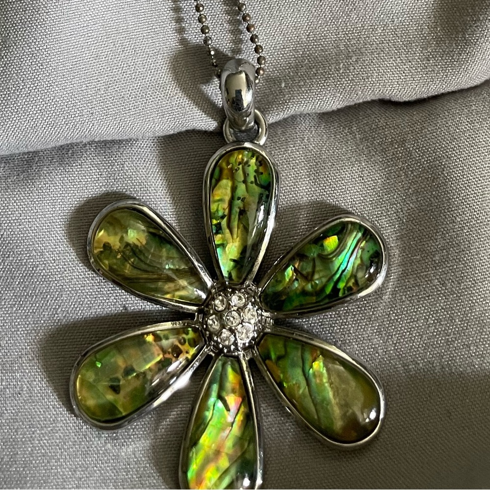 Lia sophia necklace